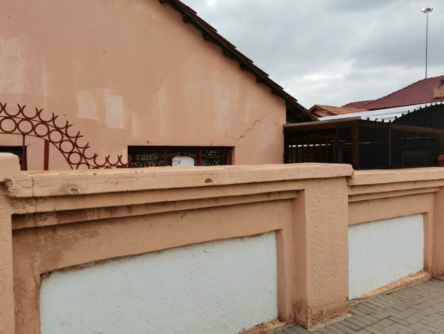 To Let 4 Bedroom Property for Rent in Mabopane North West